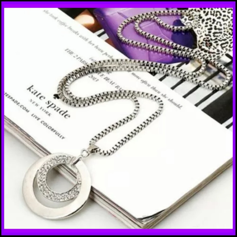 NEW SILVER-TONED CRYSTAL PENDANT LONG NECKLACE - Picture 7 of 8